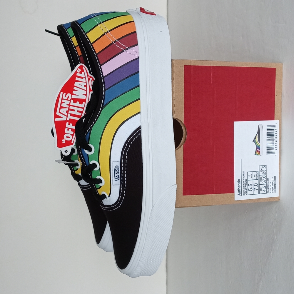 BRAND NEW VANS UNISEX SNEAKERS